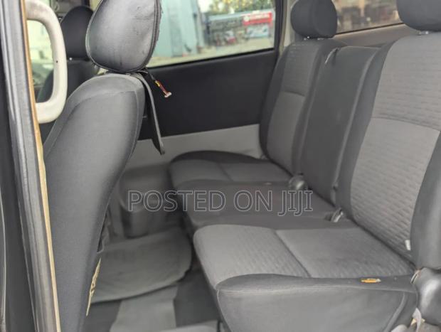 Toyota Raum 2004 Silver