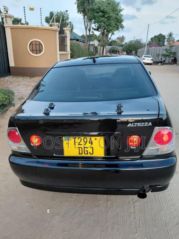 Toyota Altezza 2004 Black