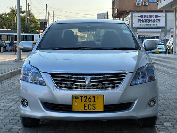 Toyota Premio 2010 Silver