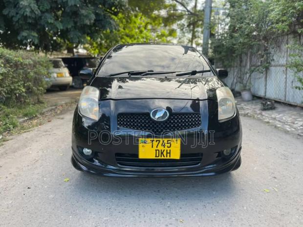 Toyota Vitz 2006 Black