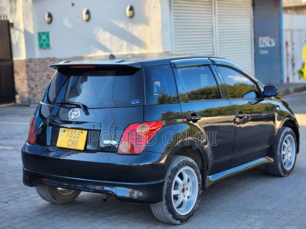 Toyota IST 2004 Black