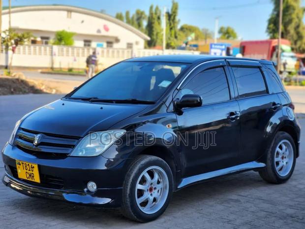 Toyota IST 2004 Black