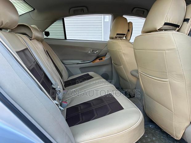 Toyota Premio 1.5 FWD 2010 Silver