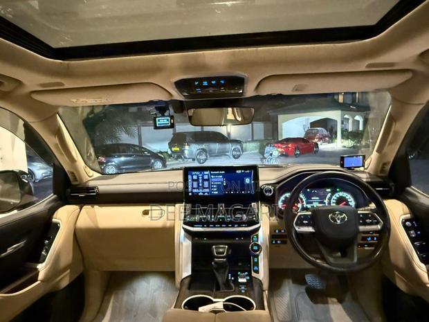 Toyota Land Cruiser LC300 2023 Black