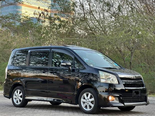 Toyota Noah 2008 Black