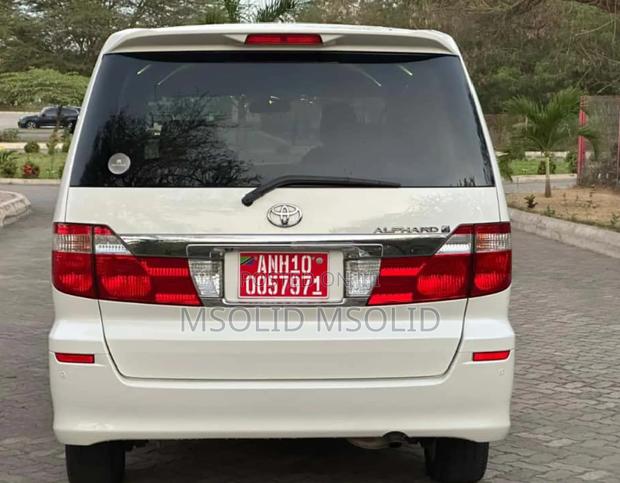 Toyota Alphard 2004 White