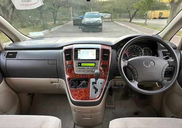 Toyota Alphard 2004 White