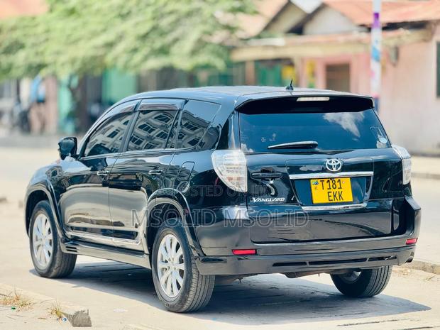 Toyota Vanguard 2013 Black
