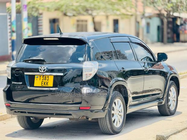 Toyota Vanguard 2013 Black