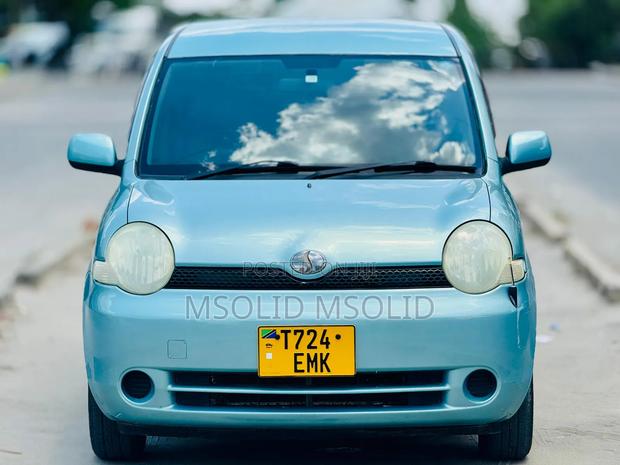 Toyota Sienta 2003 Blue