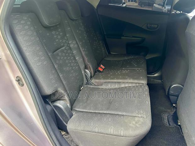 Toyota Ractis 1.3 FWD 2012