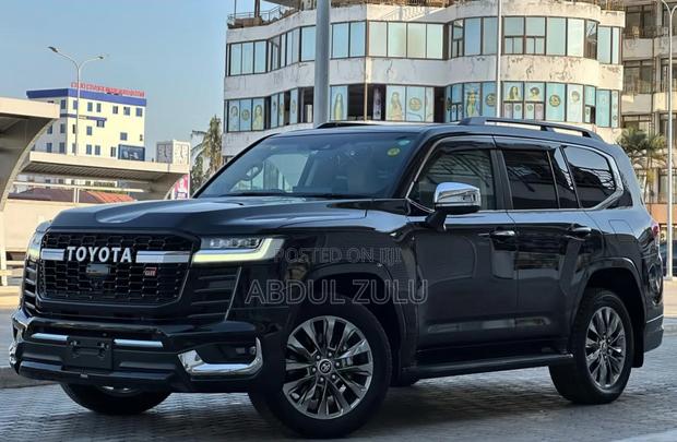 Toyota Land Cruiser Prado 2022 Black