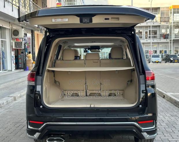 Toyota Land Cruiser Prado 2022 Black