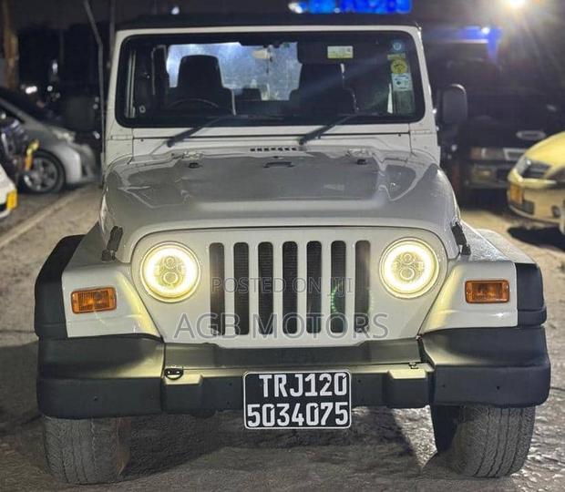 Jeep Wrangler 2003 White
