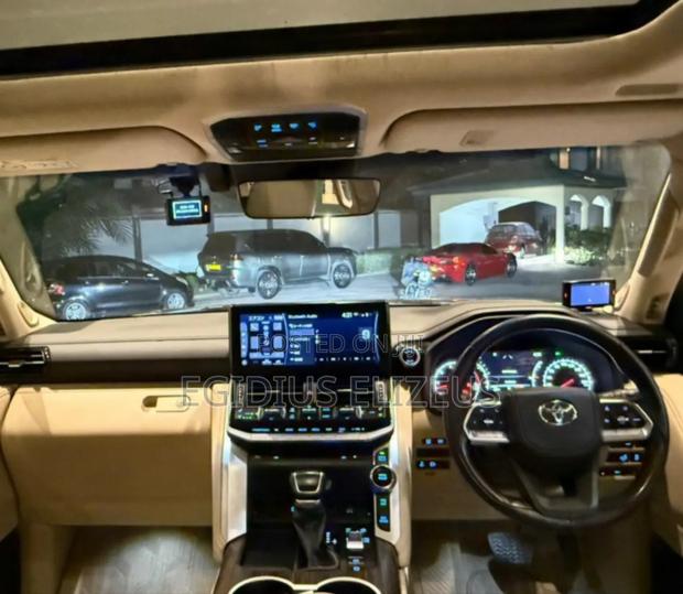 Toyota Land Cruiser 2023 Black