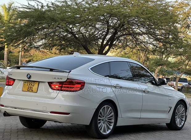 BMW 3 Series 2013 White