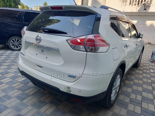Nissan X-Trail 2.5 Petrol AWD 2016 White