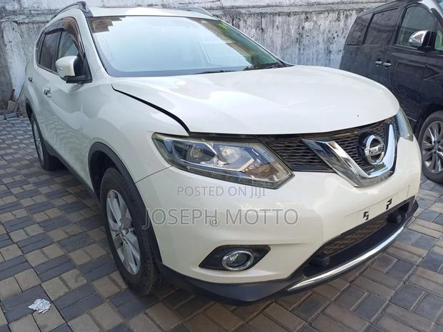 Nissan X-Trail 2.5 Petrol AWD 2016 White
