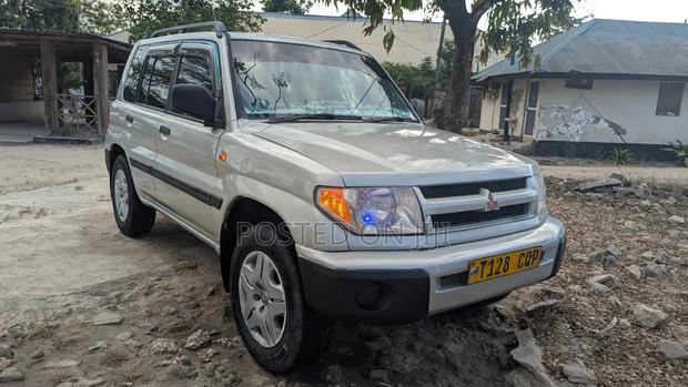 Mitsubishi Shogun 2001 Silver