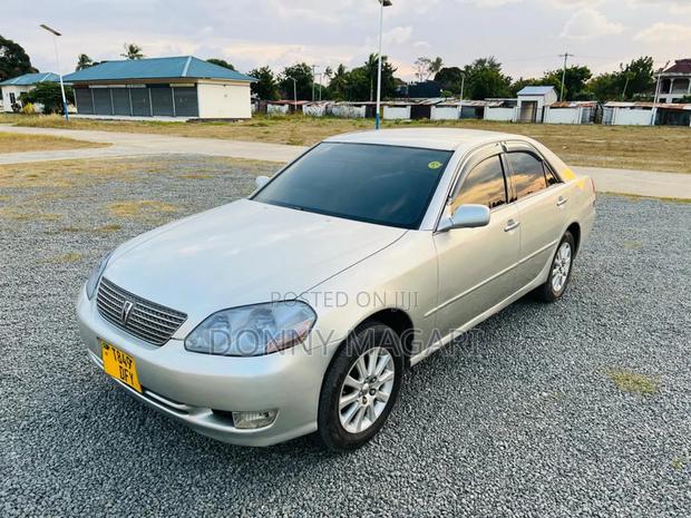 Toyota Mark II 2004 Silver