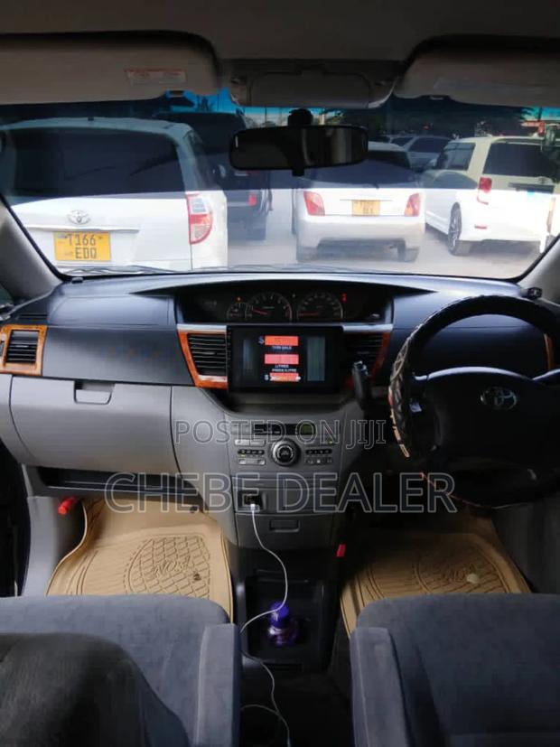 Toyota Noah 2005 Black