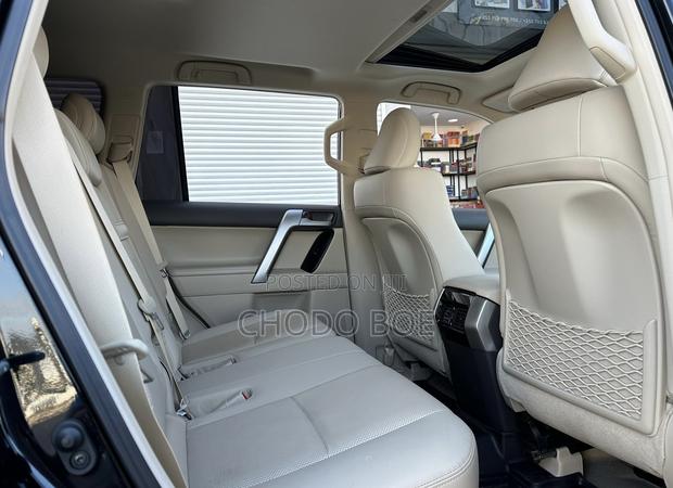 Toyota Land Cruiser Prado 2023 Black