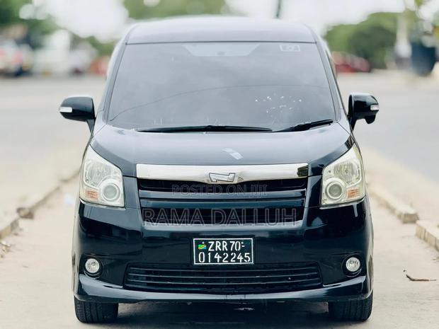 Toyota Noah 2008 Black