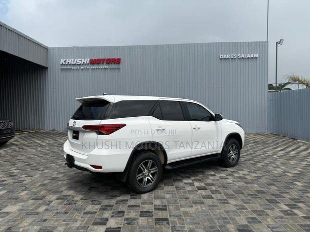Toyota Fortuner 2.8 D AWD 2020 White