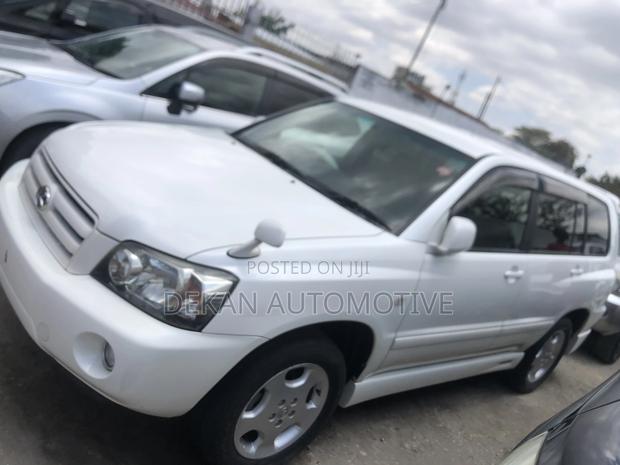 Toyota Kluger 2004 White