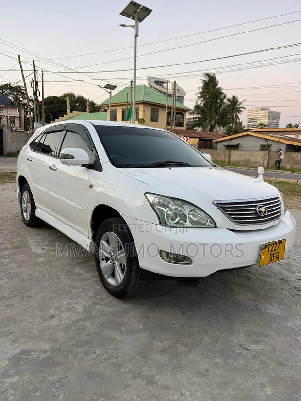 Toyota Harrier 2004 White