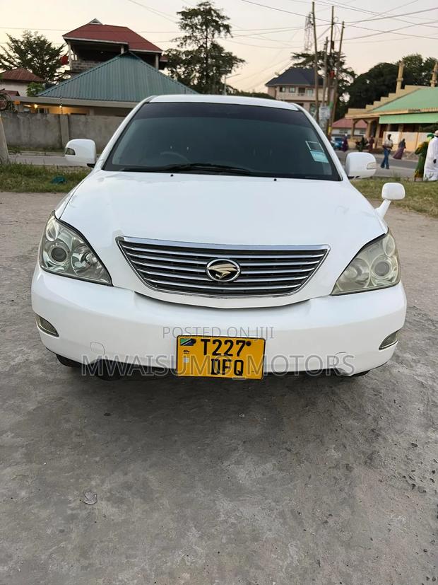 Toyota Harrier 2004 White