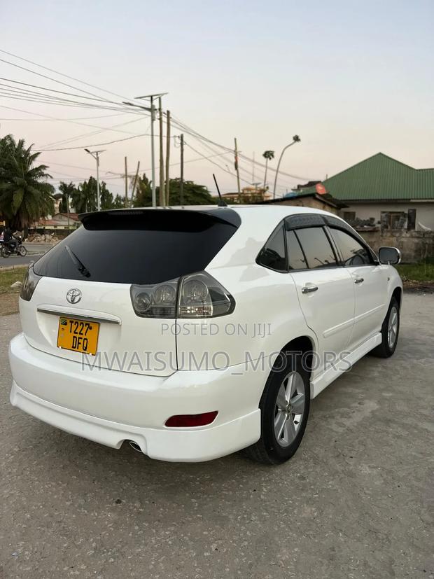 Toyota Harrier 2004 White