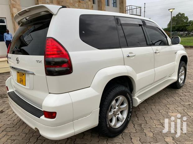 Toyota Land Cruiser 2009 White