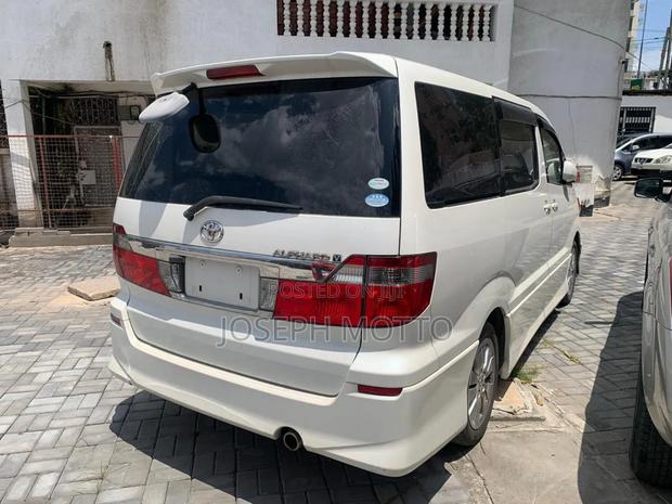 Toyota Alphard 2.4 Petrol AWD 2007 White