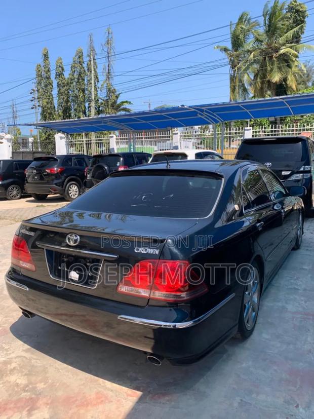 Toyota Crown 2009 Black