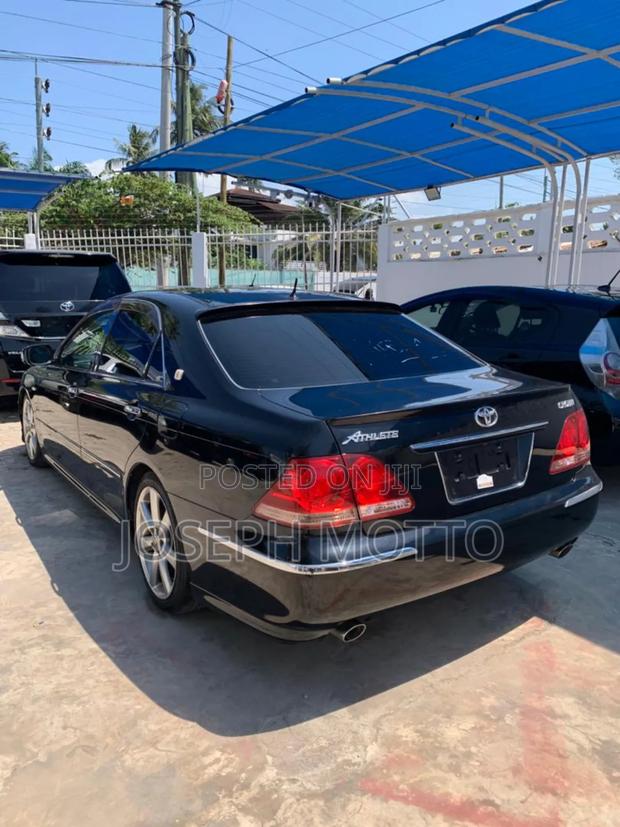 Toyota Crown 2009 Black