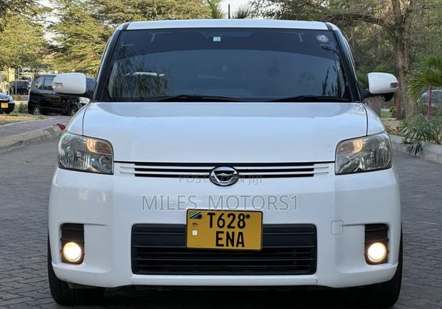 Toyota Corolla Rumion 2008 White