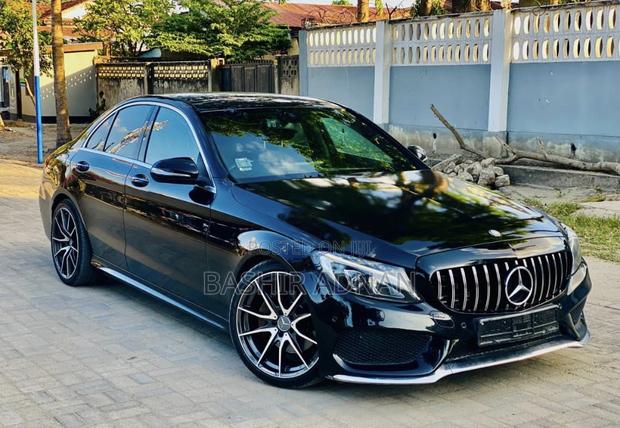 Mercedes-Benz C200 2015 Matt Black