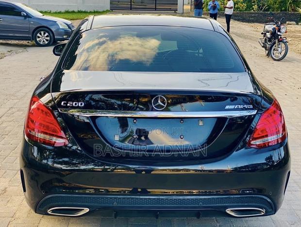 Mercedes-Benz C200 2015 Matt Black