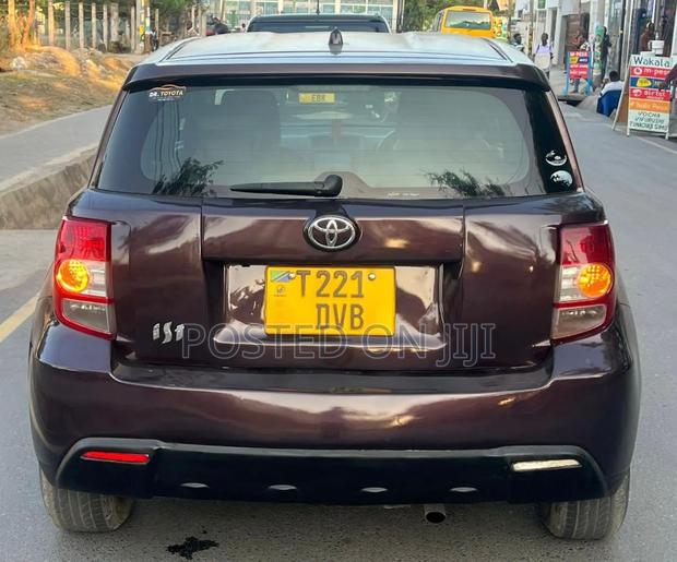 Toyota IST 2008 Burgundy