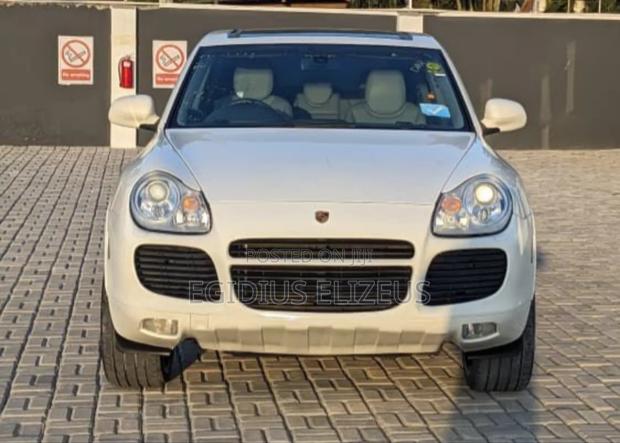 Porsche Cayenne 2005 White