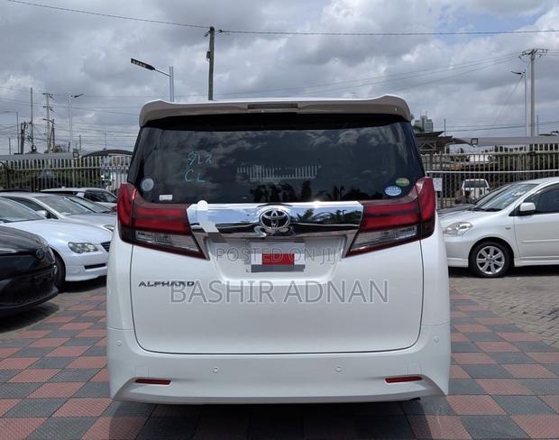 Toyota Alphard 2.4 Petrol FWD 2015 Pearl
