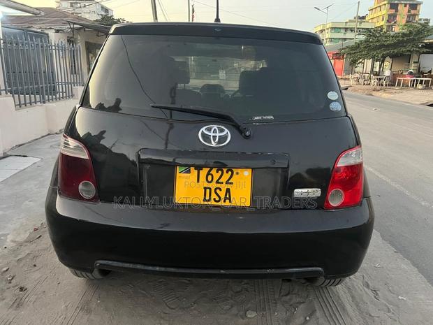 Toyota IST 2004 Black