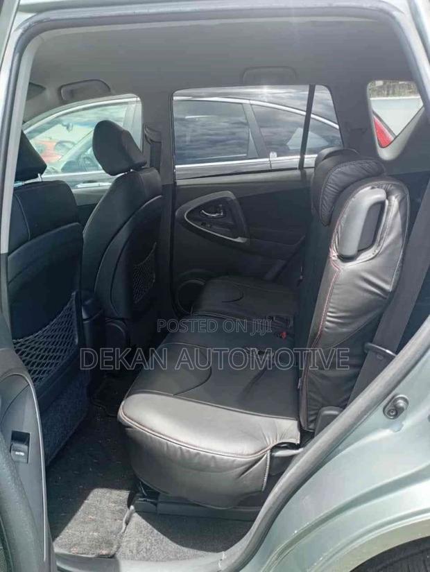 Toyota RAV4 Limited 2009 Gray
