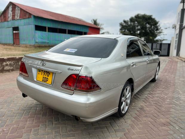 Toyota Crown Royale 2005 Silver