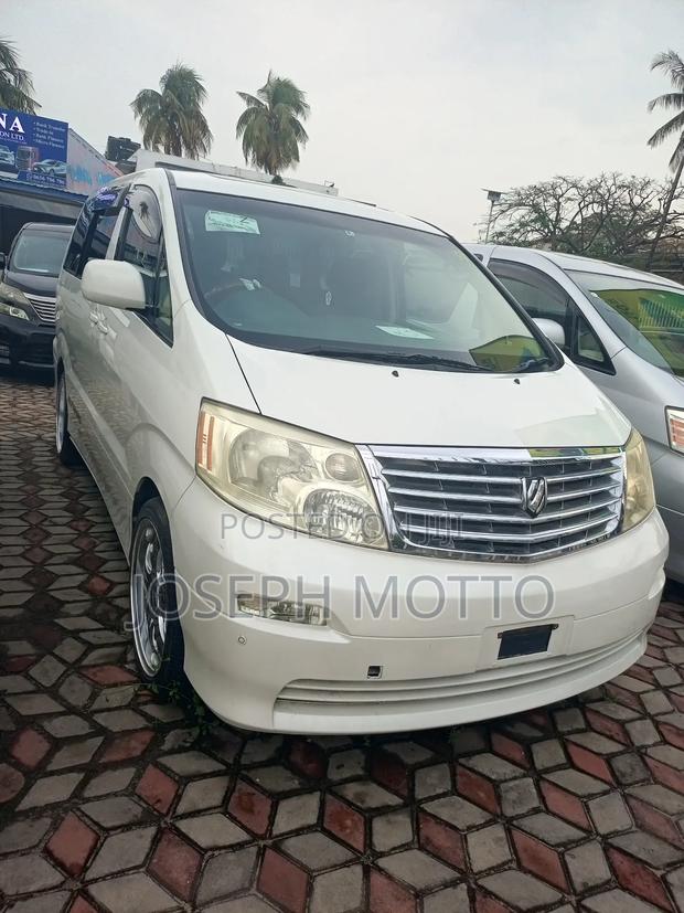 Toyota Alphard 2.4 Petrol AWD 2005 White