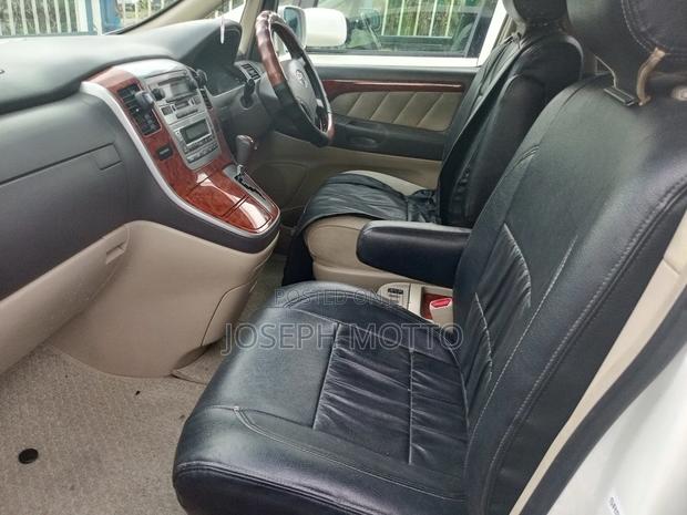 Toyota Alphard 2.4 Petrol AWD 2005 White
