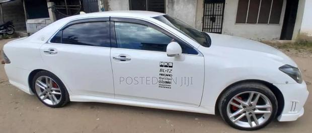 Toyota Crown 2008 White
