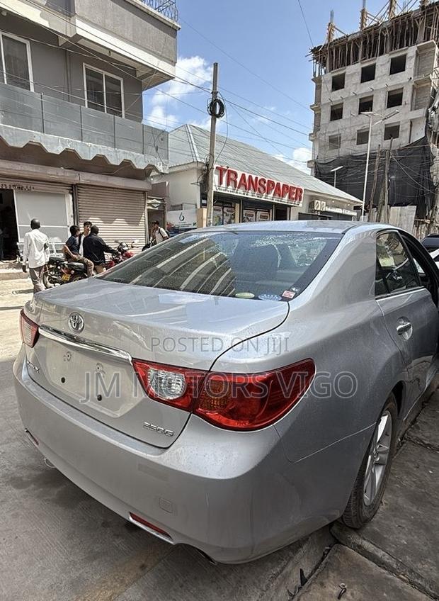 Toyota Mark X 2011 Silver