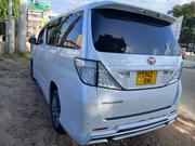 Toyota Vellfire 2010 White for sale